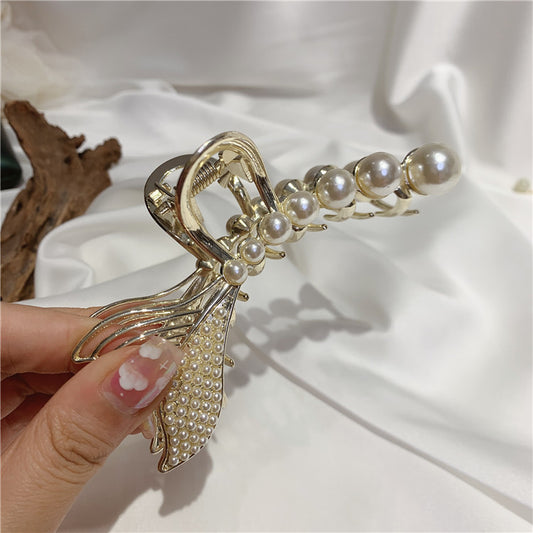 South Korea's New Fishtail Pearl Clip